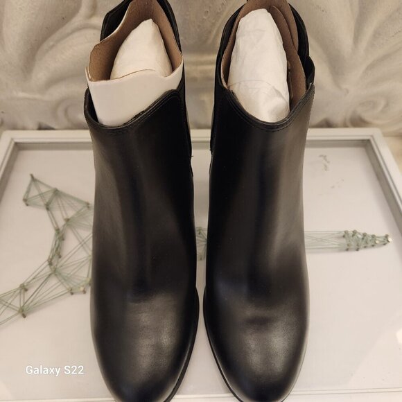 Michael Kors Evaline Almond Toe High Heel Booties Black / Signature Size 10. NIB - Picture 5 of 10